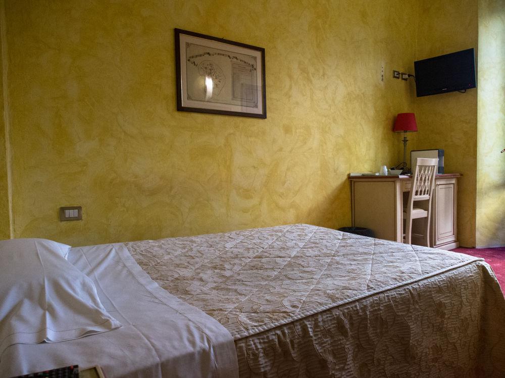 Hotel Astoria Cremona Esterno foto