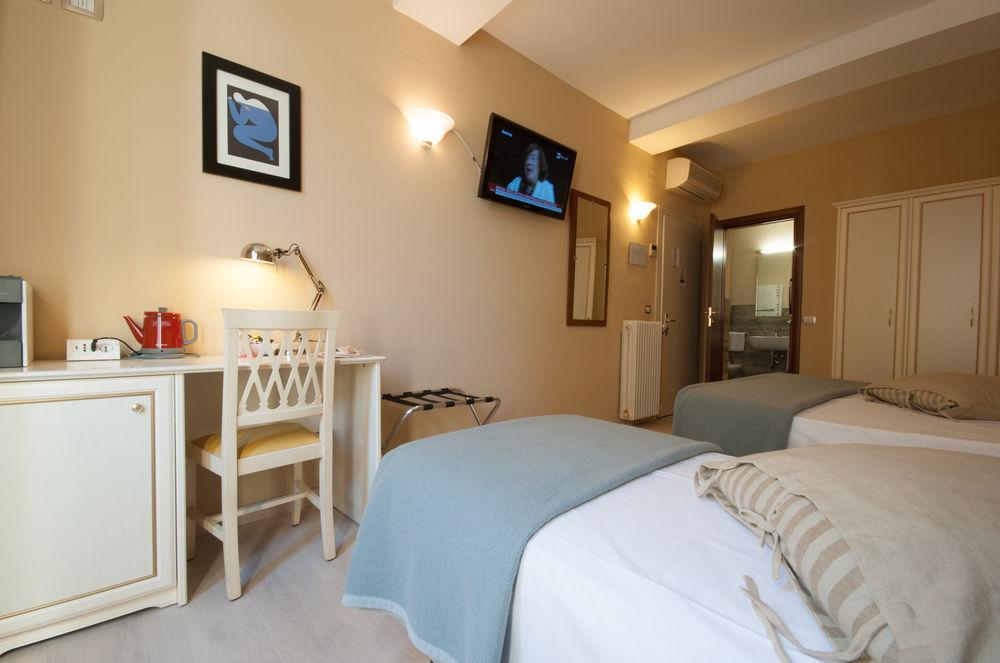 Hotel Astoria Cremona Esterno foto